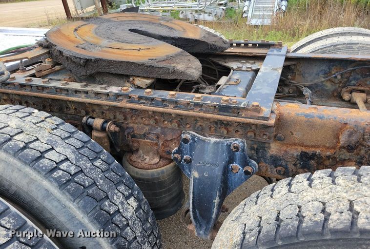 image for item DR4394 2013 Western Star 4900EX semi truck