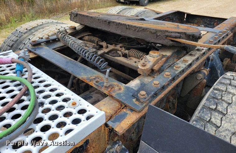 image for item DR4394 2013 Western Star 4900EX semi truck