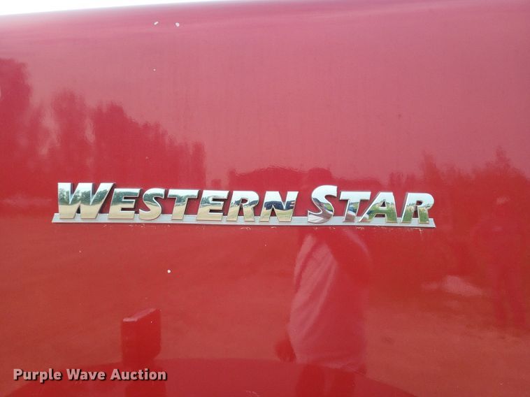 image for item DR4394 2013 Western Star 4900EX semi truck