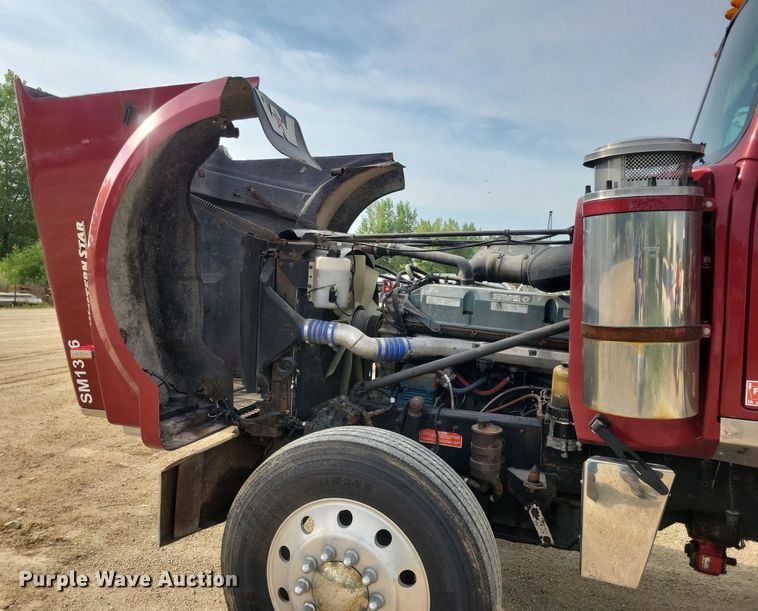 image for item DR4394 2013 Western Star 4900EX semi truck