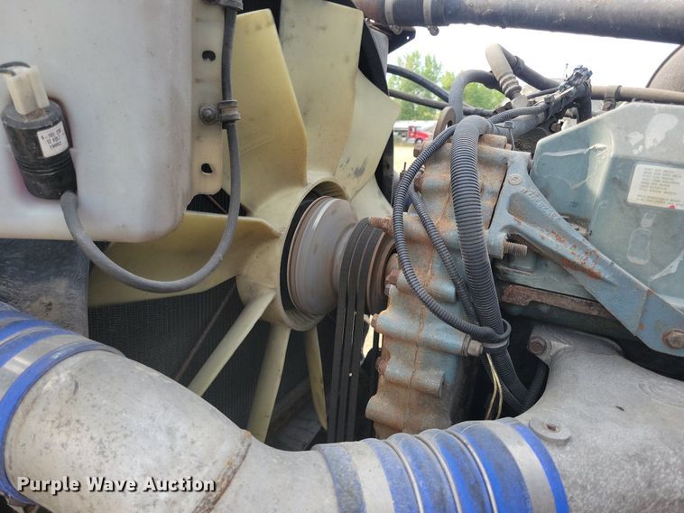 image for item DR4394 2013 Western Star 4900EX semi truck