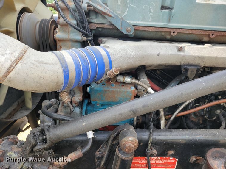 image for item DR4394 2013 Western Star 4900EX semi truck