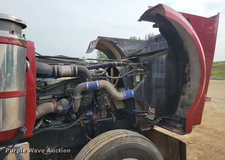 image for item DR4394 2013 Western Star 4900EX semi truck