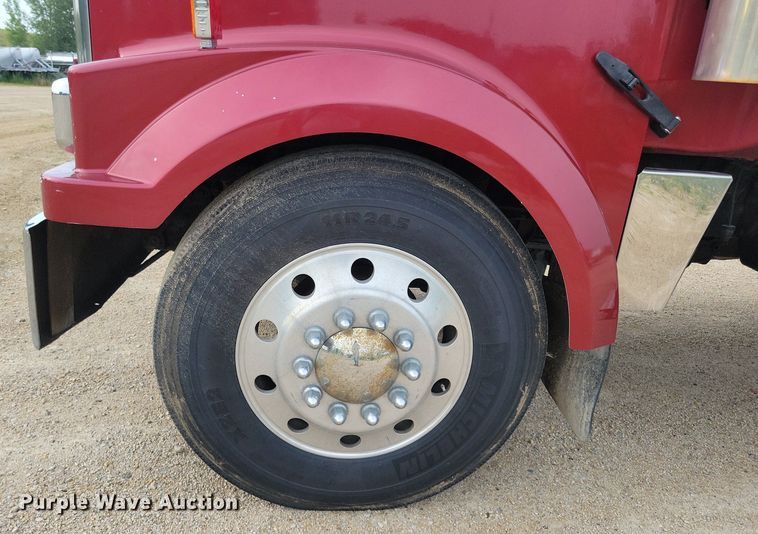 image for item DR4394 2013 Western Star 4900EX semi truck