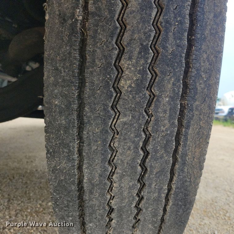 image for item DR4394 2013 Western Star 4900EX semi truck