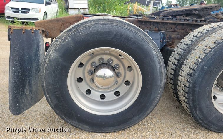 image for item DR4394 2013 Western Star 4900EX semi truck