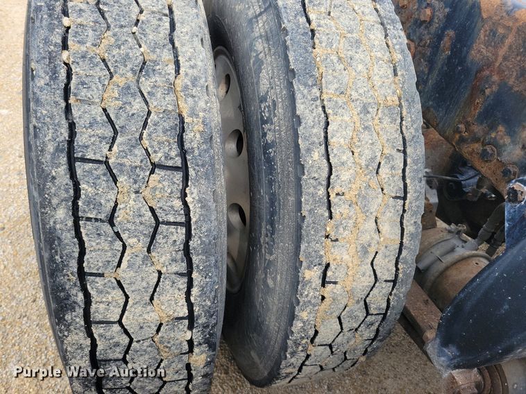 image for item DR4394 2013 Western Star 4900EX semi truck