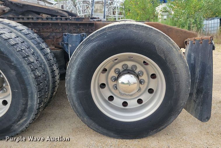 image for item DR4394 2013 Western Star 4900EX semi truck