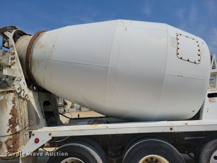 image for item DR4400 2001 Kenworth W900 ready mix truck