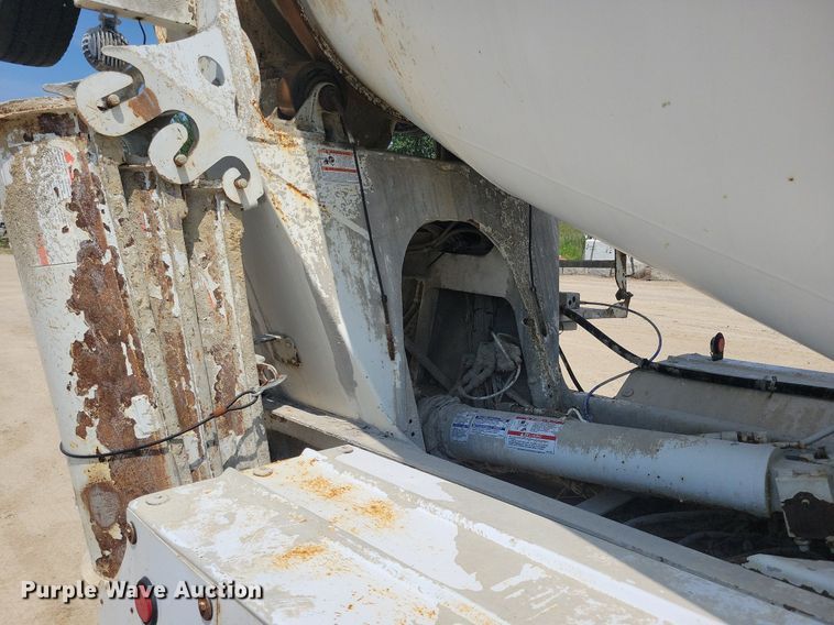 image for item DR4400 2001 Kenworth W900 ready mix truck