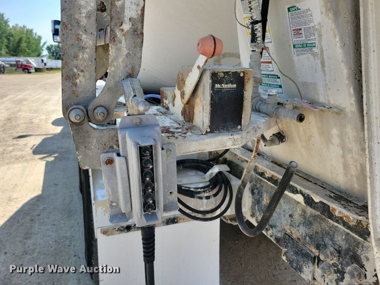 image for item DR4400 2001 Kenworth W900 ready mix truck