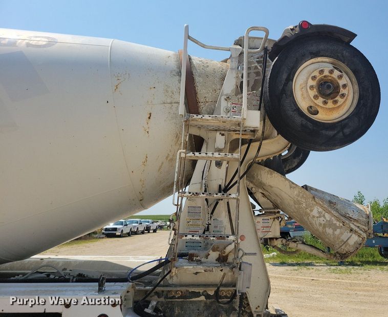 image for item DR4400 2001 Kenworth W900 ready mix truck