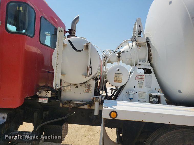 image for item DR4400 2001 Kenworth W900 ready mix truck