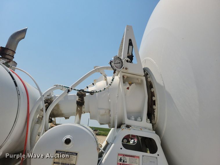 image for item DR4400 2001 Kenworth W900 ready mix truck