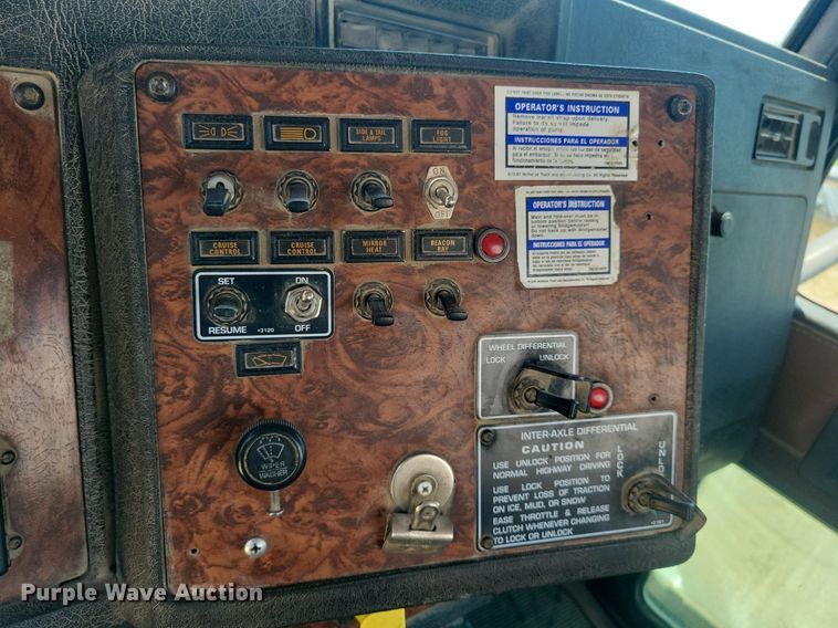 image for item DR4400 2001 Kenworth W900 ready mix truck