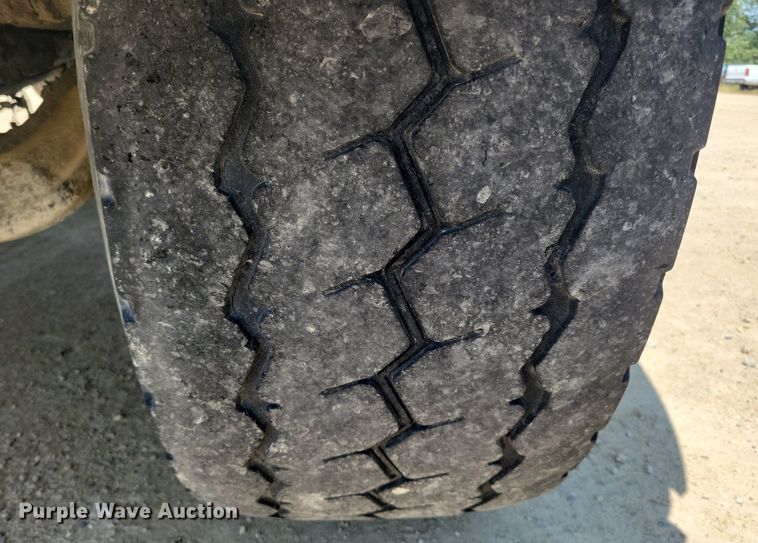 image for item DR4400 2001 Kenworth W900 ready mix truck