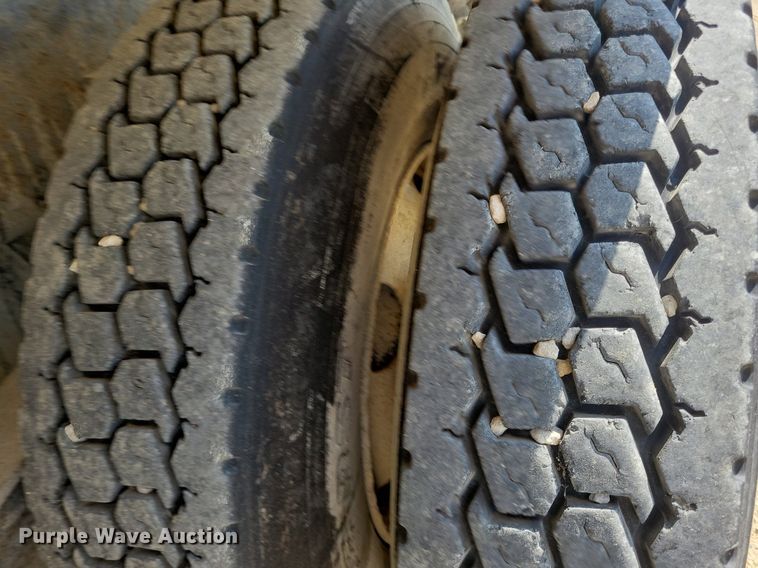 image for item DR4400 2001 Kenworth W900 ready mix truck