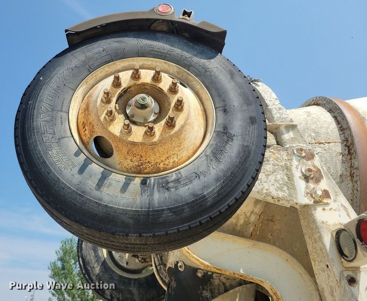 image for item DR4400 2001 Kenworth W900 ready mix truck