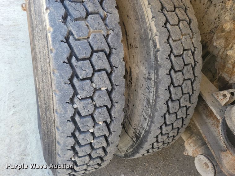 image for item DR4400 2001 Kenworth W900 ready mix truck