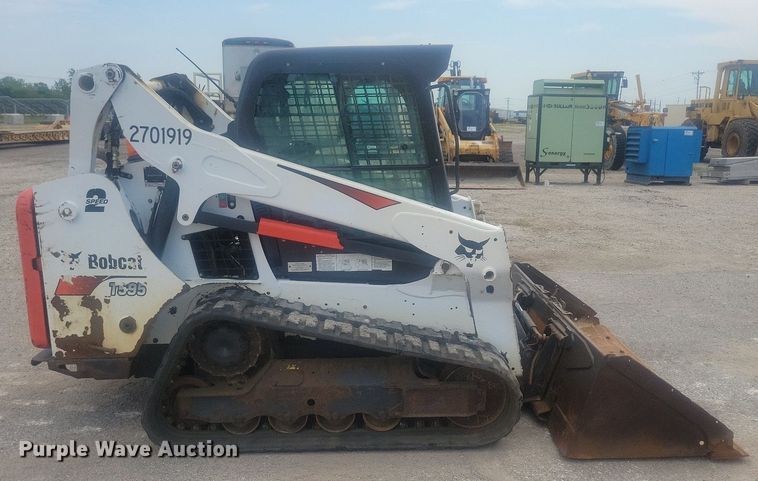 image for item DR4402 2019 Bobcat T595 tracked skid steer loader