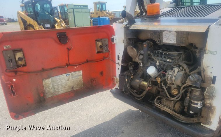 image for item DR4402 2019 Bobcat T595 tracked skid steer loader