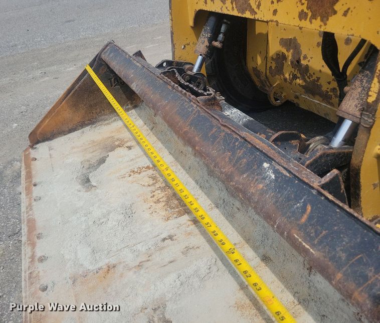 image for item DR4403 2019 Caterpillar 236D3 skid steer loader