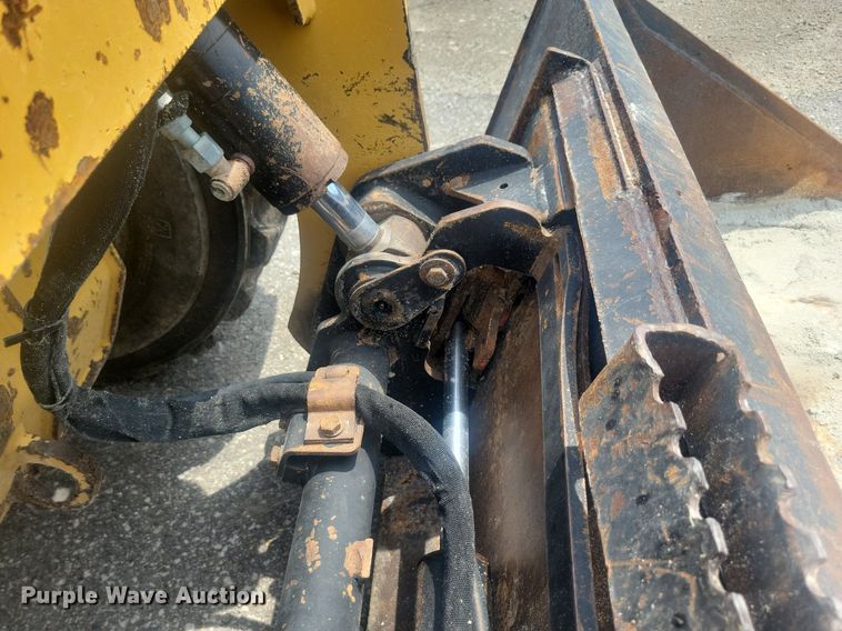 image for item DR4403 2019 Caterpillar 236D3 skid steer loader
