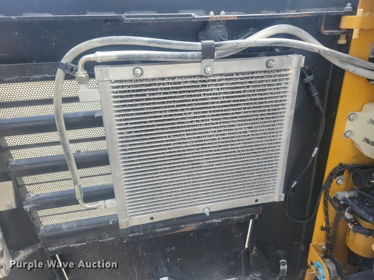 image for item DR4403 2019 Caterpillar 236D3 skid steer loader