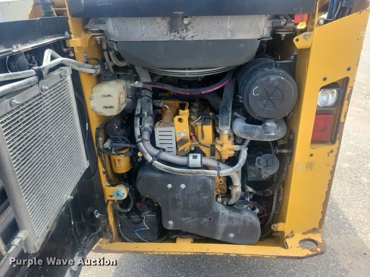 image for item DR4403 2019 Caterpillar 236D3 skid steer loader