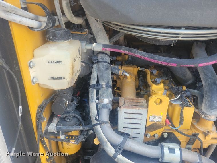 image for item DR4403 2019 Caterpillar 236D3 skid steer loader