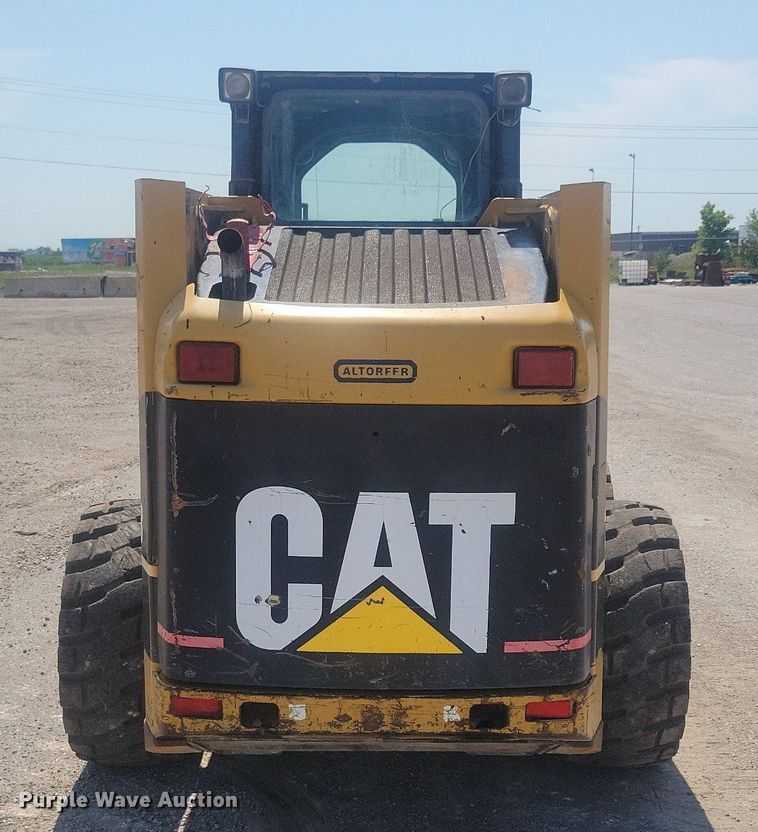 image for item DR4404 2007 Caterpillar 246B skid steer loader