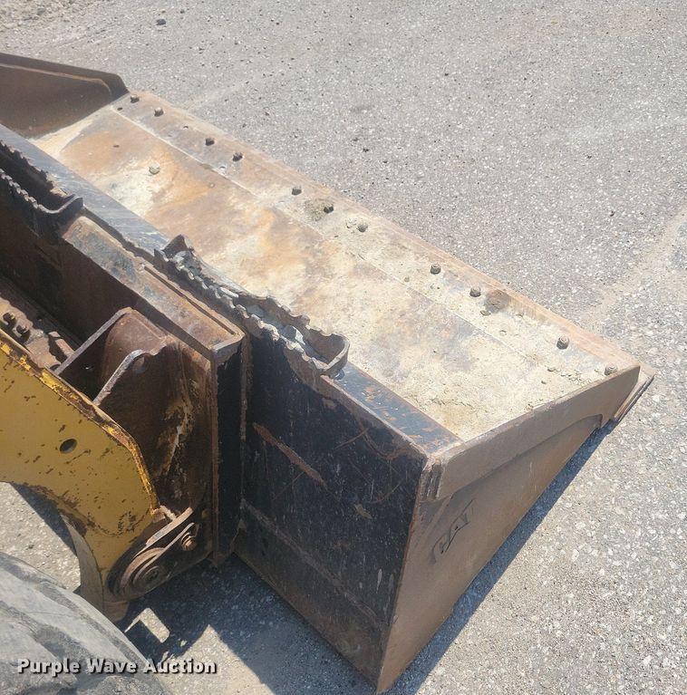 image for item DR4404 2007 Caterpillar 246B skid steer loader