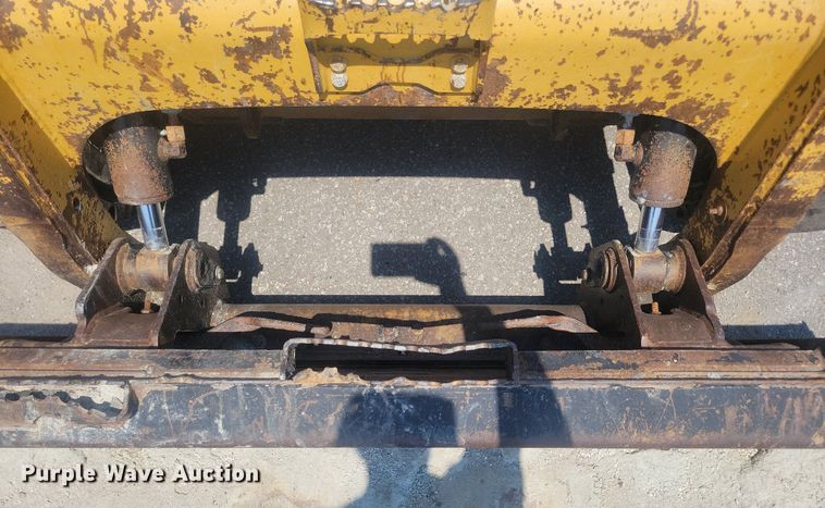 image for item DR4404 2007 Caterpillar 246B skid steer loader