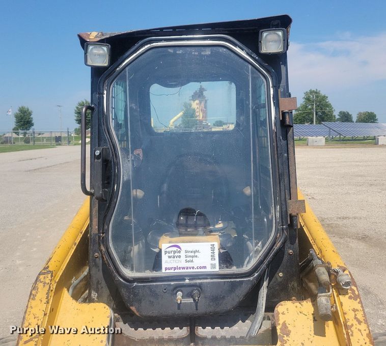 image for item DR4404 2007 Caterpillar 246B skid steer loader