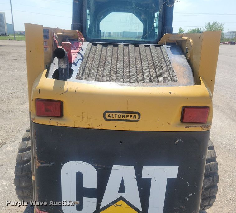 image for item DR4404 2007 Caterpillar 246B skid steer loader
