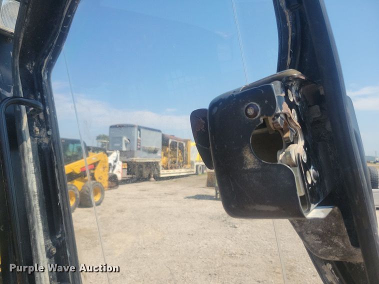 image for item DR4404 2007 Caterpillar 246B skid steer loader