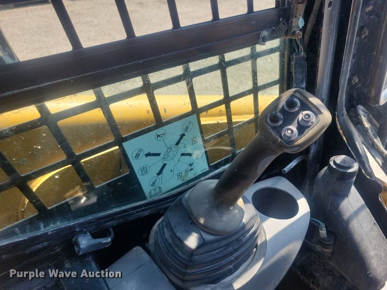 image for item DR4404 2007 Caterpillar 246B skid steer loader