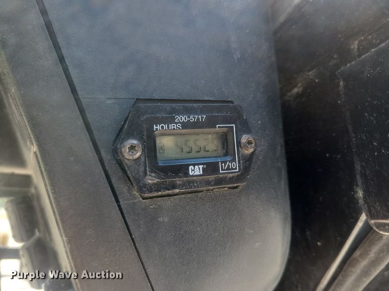 image for item DR4404 2007 Caterpillar 246B skid steer loader