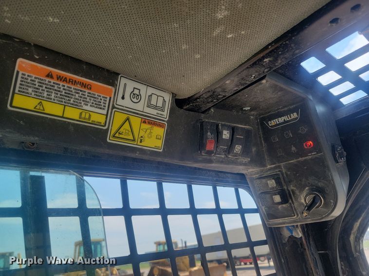 image for item DR4404 2007 Caterpillar 246B skid steer loader