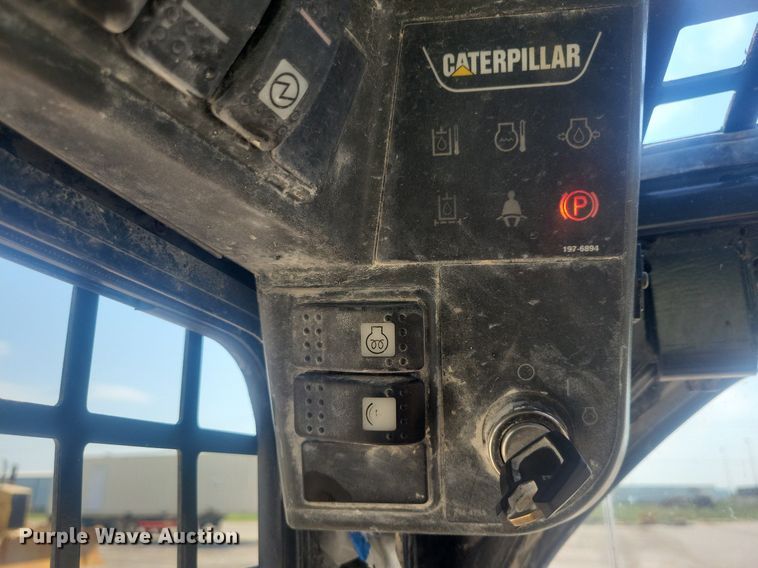 image for item DR4404 2007 Caterpillar 246B skid steer loader