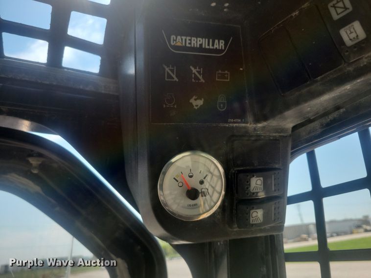 image for item DR4404 2007 Caterpillar 246B skid steer loader