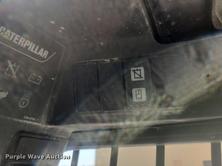 image for item DR4404 2007 Caterpillar 246B skid steer loader