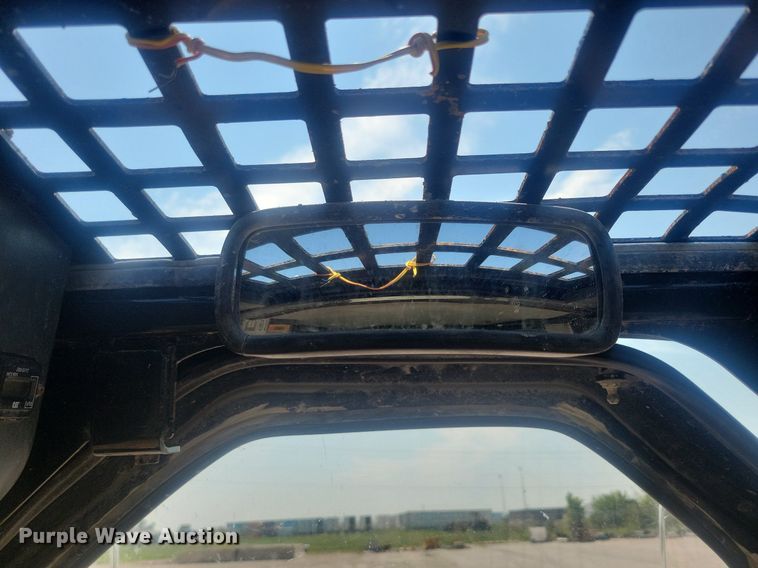 image for item DR4404 2007 Caterpillar 246B skid steer loader