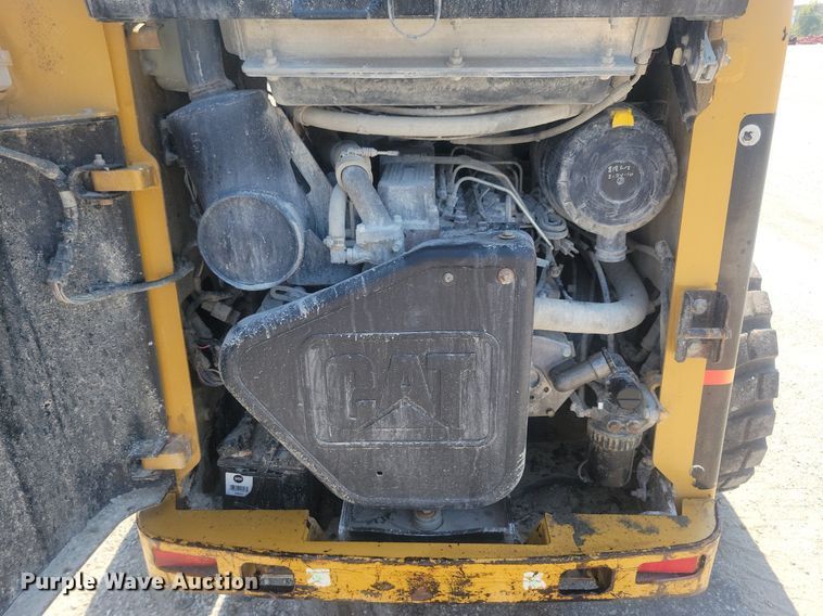 image for item DR4404 2007 Caterpillar 246B skid steer loader