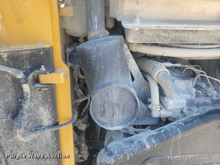 image for item DR4404 2007 Caterpillar 246B skid steer loader