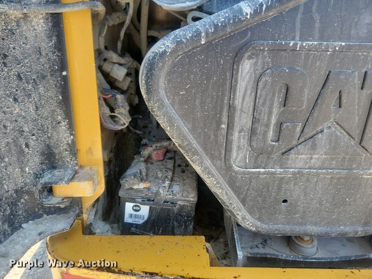 image for item DR4404 2007 Caterpillar 246B skid steer loader