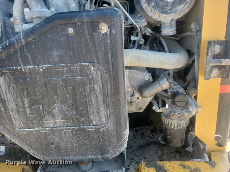 image for item DR4404 2007 Caterpillar 246B skid steer loader