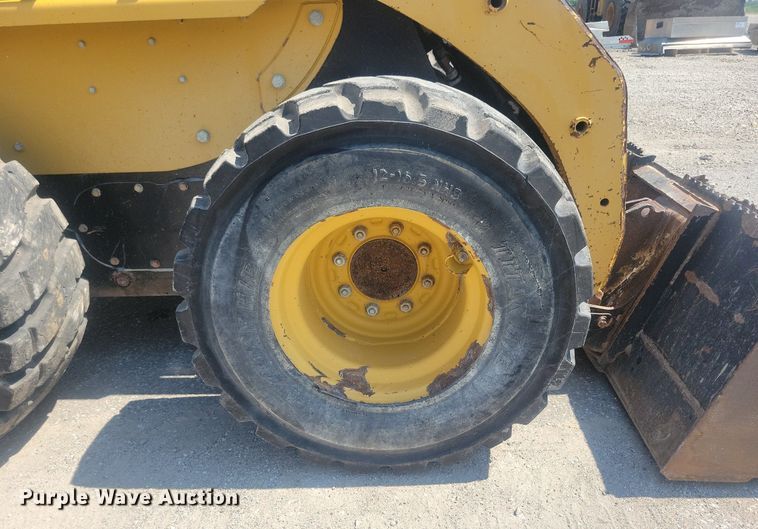 image for item DR4404 2007 Caterpillar 246B skid steer loader