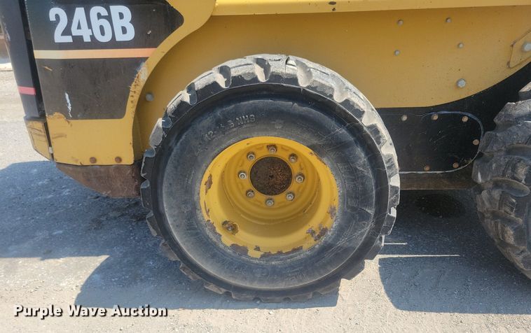 image for item DR4404 2007 Caterpillar 246B skid steer loader