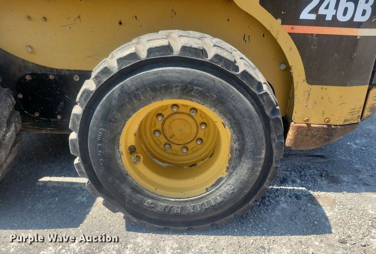 image for item DR4404 2007 Caterpillar 246B skid steer loader